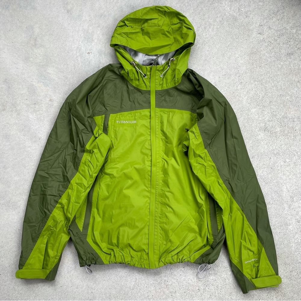 🎄 Columbia Green Titanium Omni-Tech jacket - XL